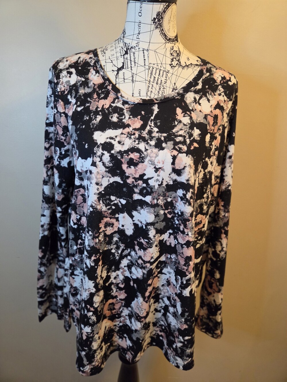 Faded Glory XL 16-18 Womens Floral Blouse Pink Black Gray Long Sleeve Stretch
